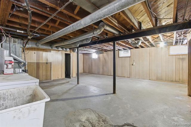 18947 Cherrylawn Street, Detroit, MI 48221