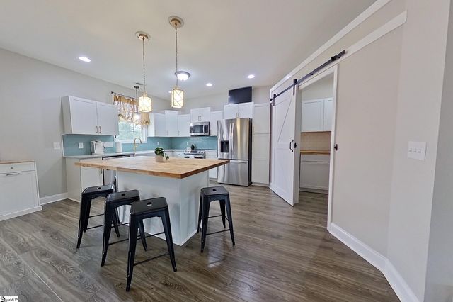 1013 Pearson Road, Woodruff, SC 29388