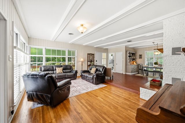 1110 E Park Drive, Hillsboro, TX 76645