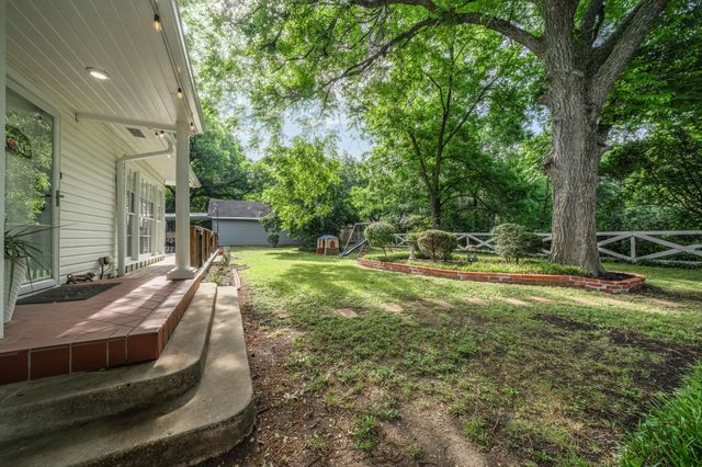 1110 E Park Drive, Hillsboro, TX 76645