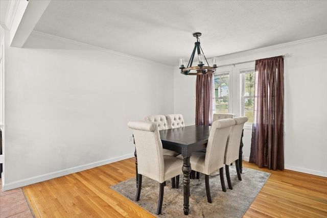 402-402A Holmes St, Halifax, MA 02338