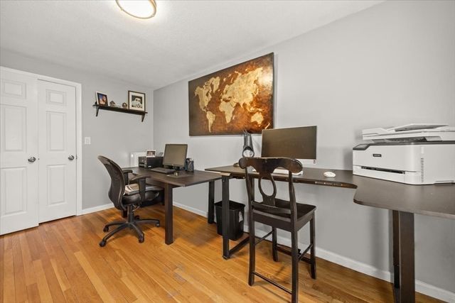 402-402A Holmes St, Halifax, MA 02338
