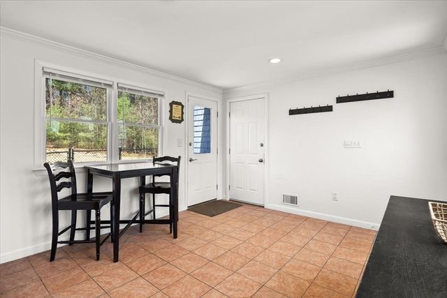 402-402A Holmes St, Halifax, MA 02338