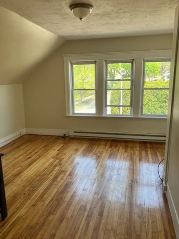1060 Pleasant Street 3, Worcester, MA 01602