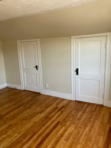 1060 Pleasant Street 3, Worcester, MA 01602