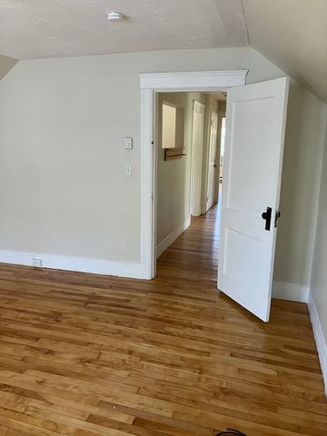1060 Pleasant Street 3, Worcester, MA 01602