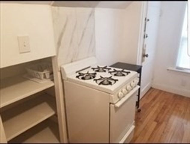 1060 Pleasant Street 3, Worcester, MA 01602