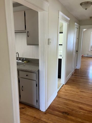 1060 Pleasant Street 3, Worcester, MA 01602