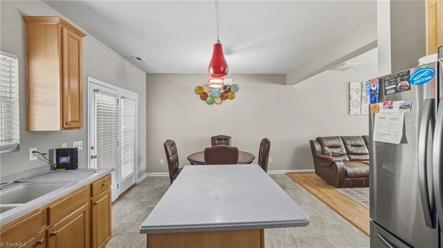 27 Arbor Hill Place, Mcleansville, NC 27301