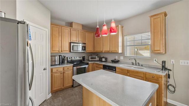 27 Arbor Hill Place, Mcleansville, NC 27301