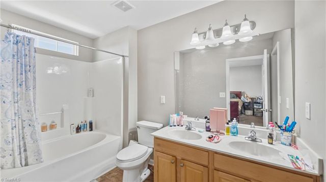 27 Arbor Hill Place, Mcleansville, NC 27301