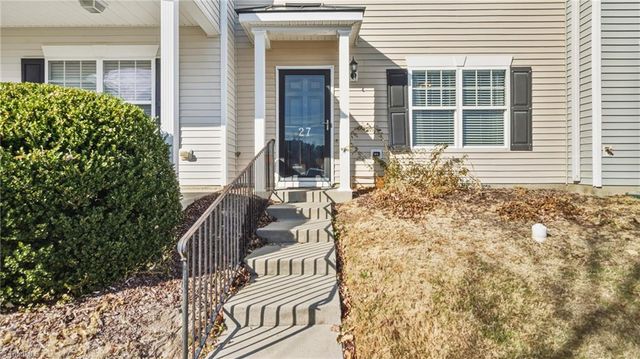 27 Arbor Hill Place, Mcleansville, NC 27301