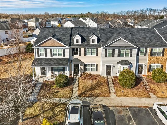 27 Arbor Hill Place, Mcleansville, NC 27301