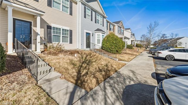 27 Arbor Hill Place, Mcleansville, NC 27301