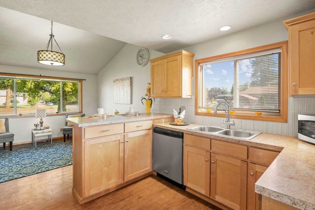 1528 E Cataldo Ave, Spokane, WA 99202