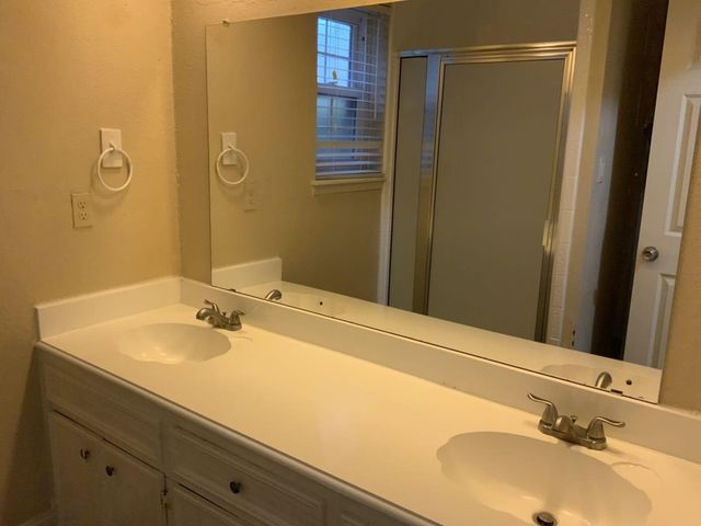 16395 Havenpark Drive, Houston, TX 77059