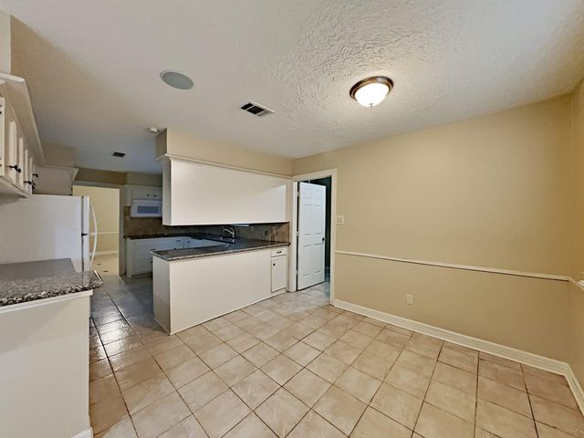16395 Havenpark Drive, Houston, TX 77059