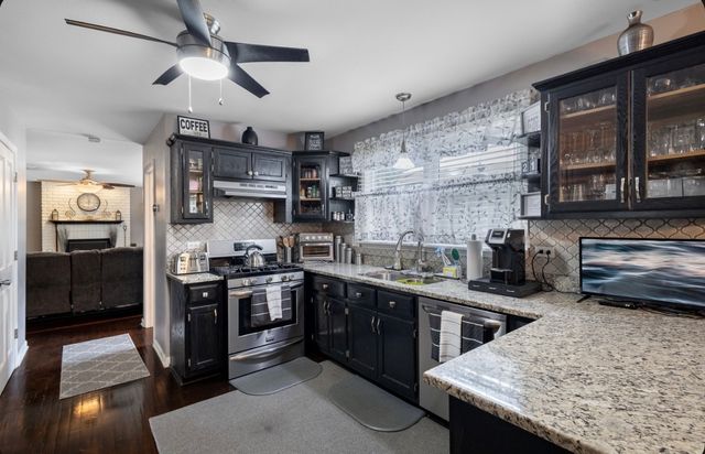 24216 S Plum Valley Drive, Crete, IL 60417
