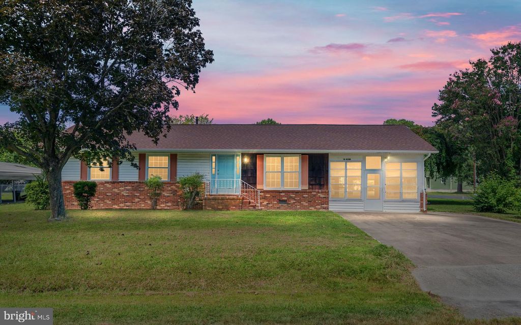 16 ALMA LN, Colonial Beach, VA 22443