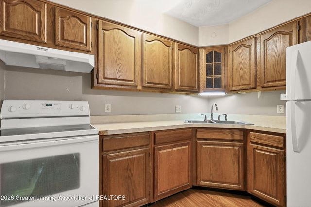 916 N Ainger Road, Charlotte, MI 48813