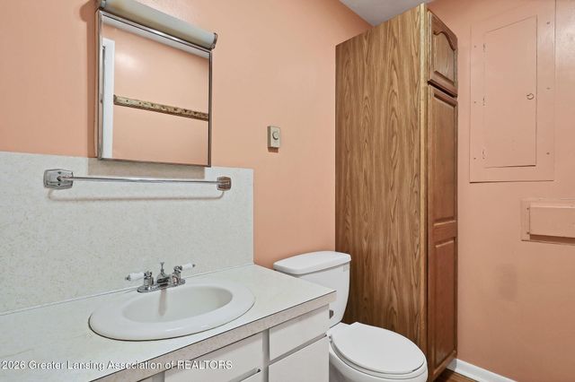 916 N Ainger Road, Charlotte, MI 48813
