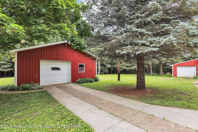 916 N Ainger Road, Charlotte, MI 48813