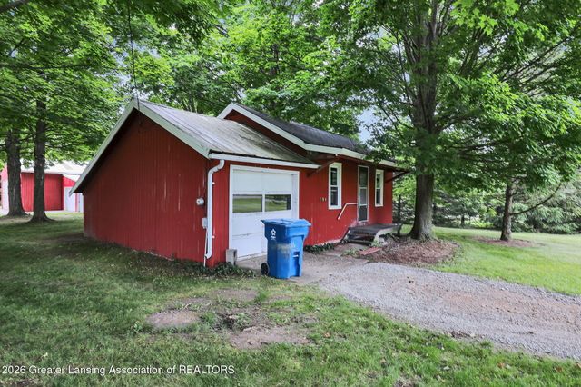 916 N Ainger Road, Charlotte, MI 48813