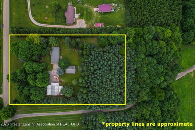 916 N Ainger Road, Charlotte, MI 48813