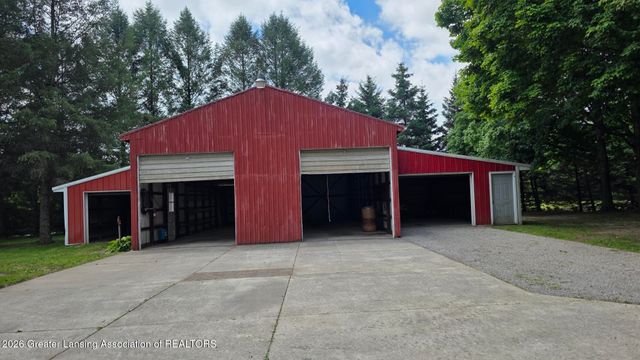 916 N Ainger Road, Charlotte, MI 48813