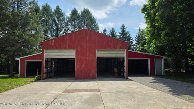 916 N Ainger Road, Charlotte, MI 48813