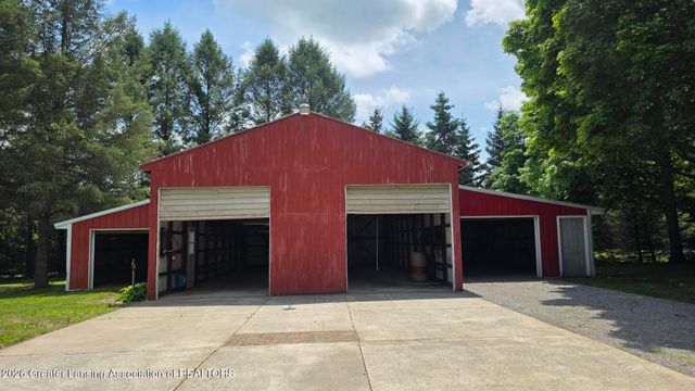 916 N Ainger Road, Charlotte, MI 48813