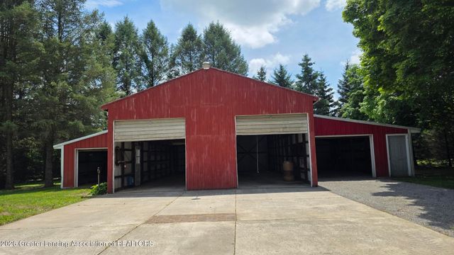 916 N Ainger Road, Charlotte, MI 48813