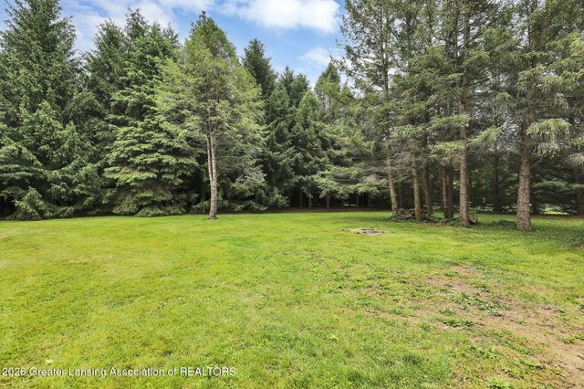 916 N Ainger Road, Charlotte, MI 48813