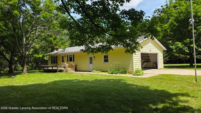 916 N Ainger Road, Charlotte, MI 48813