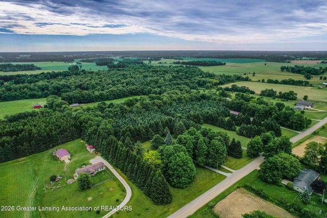 916 N Ainger Road, Charlotte, MI 48813