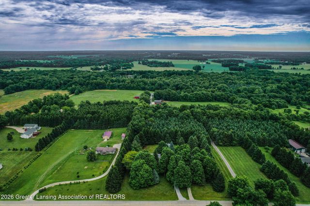 916 N Ainger Road, Charlotte, MI 48813