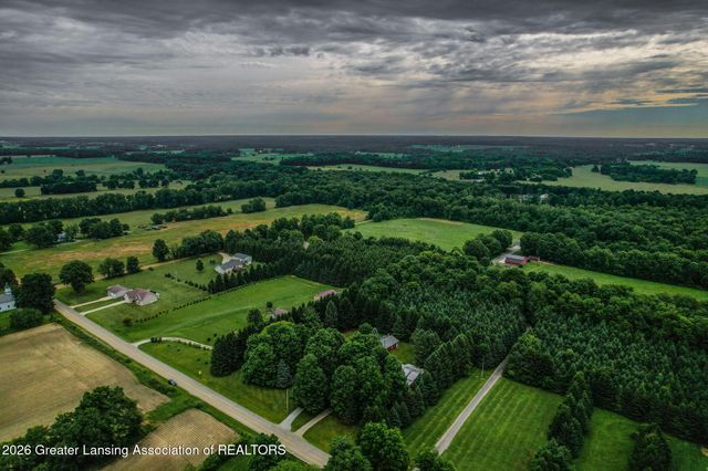 916 N Ainger Road, Charlotte, MI 48813