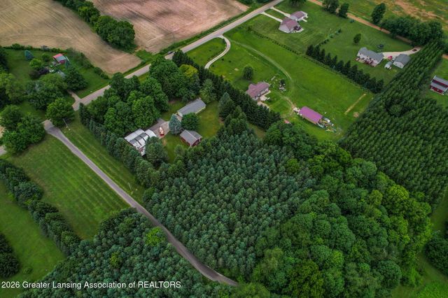 916 N Ainger Road, Charlotte, MI 48813