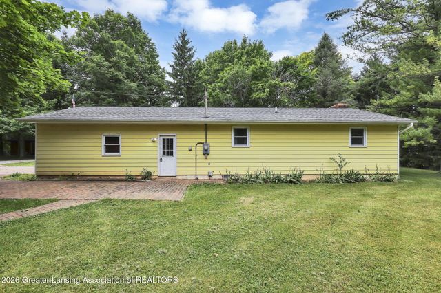 916 N Ainger Road, Charlotte, MI 48813
