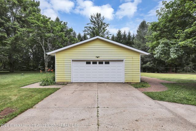 916 N Ainger Road, Charlotte, MI 48813