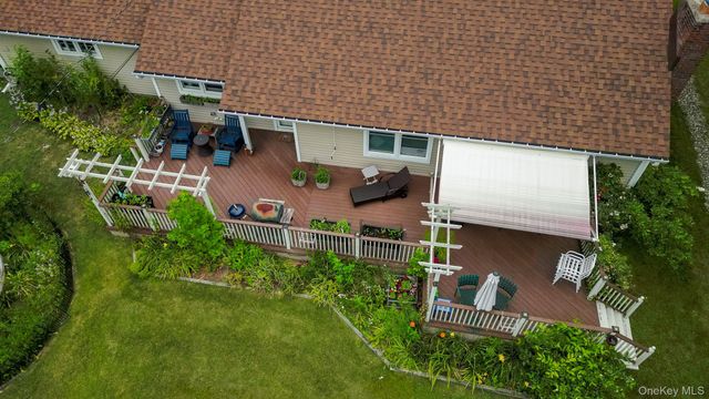 408 Field Road, Red Hook, NY 12571