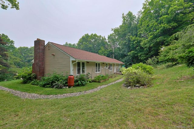 408 Field Road, Red Hook, NY 12571