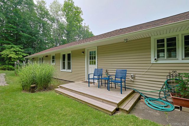 408 Field Road, Red Hook, NY 12571