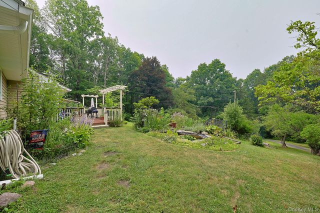 408 Field Road, Red Hook, NY 12571