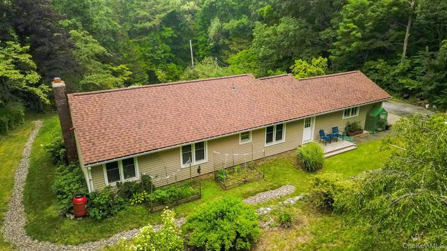 408 Field Road, Red Hook, NY 12571