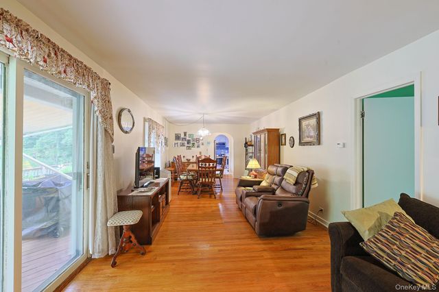 408 Field Road, Red Hook, NY 12571
