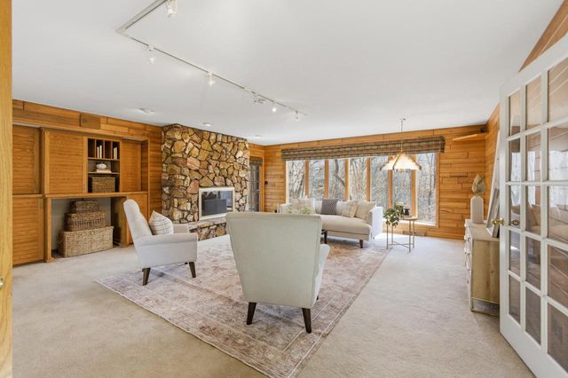 301 Ravine Baye ROAD, Milwaukee, WI 53217