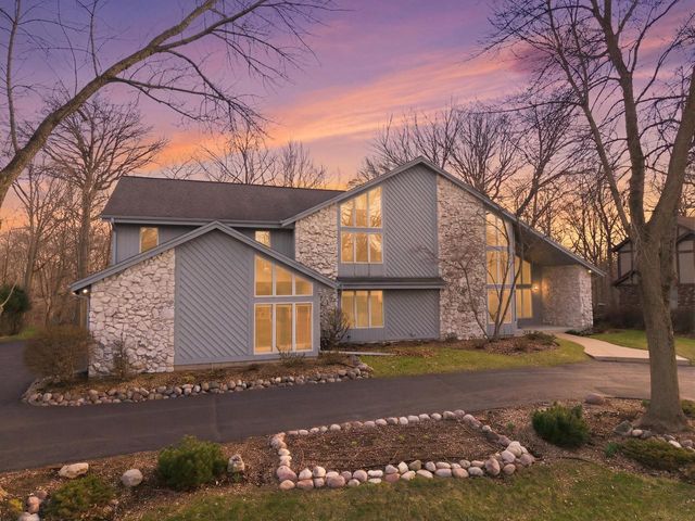 301 Ravine Baye ROAD, Milwaukee, WI 53217