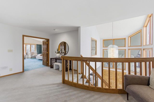301 Ravine Baye ROAD, Milwaukee, WI 53217
