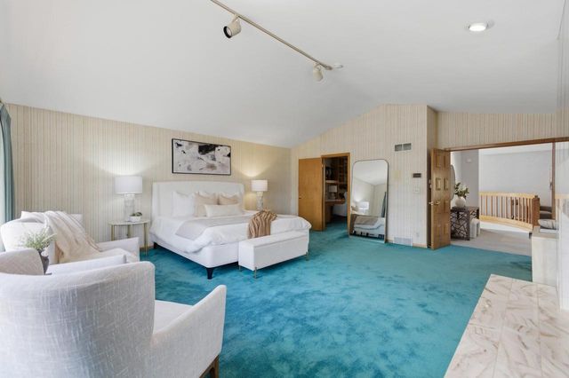 301 Ravine Baye ROAD, Milwaukee, WI 53217